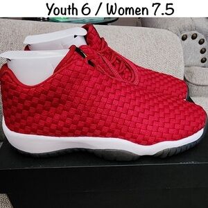 👟 NIKE AIR JORDAN FUTURE LOW BG Sz. BOYS 6Y/ W 7.5 in GYM RED. *NEW IN THE BOX.